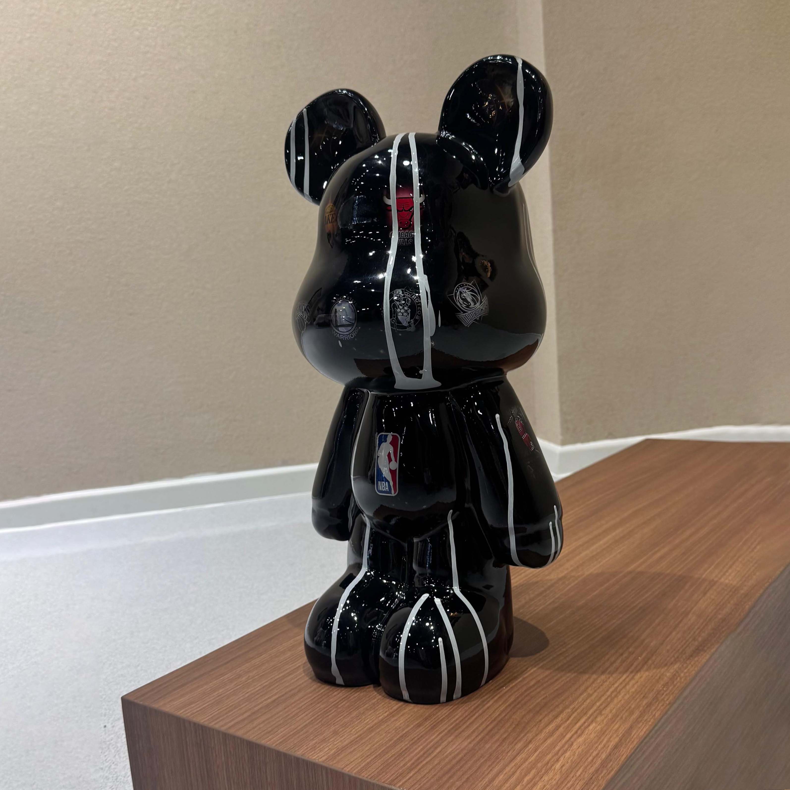 Beeld Kaws NBA